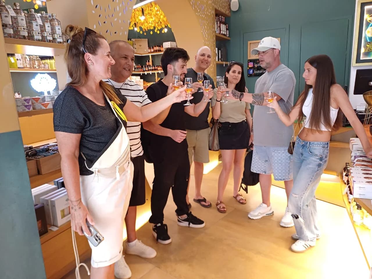 Tastings + Boat Tour 3